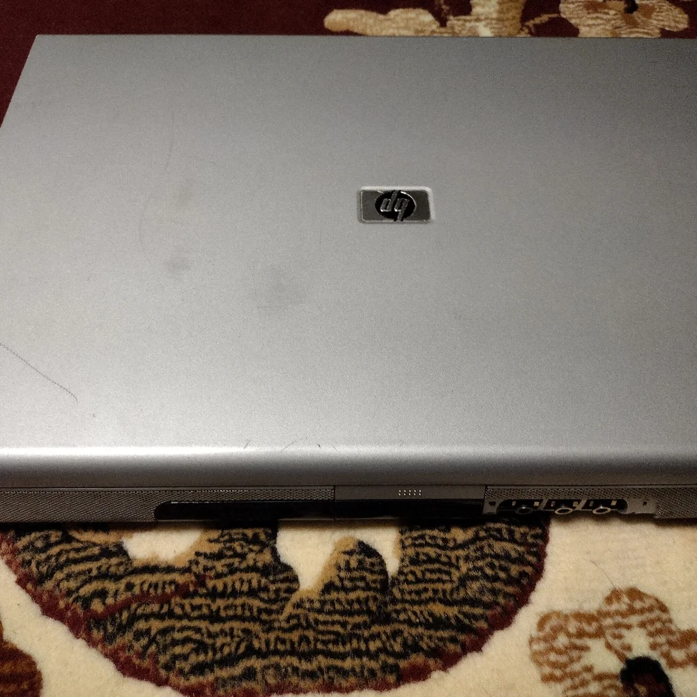 Hp pavilion dv1000 laptop
